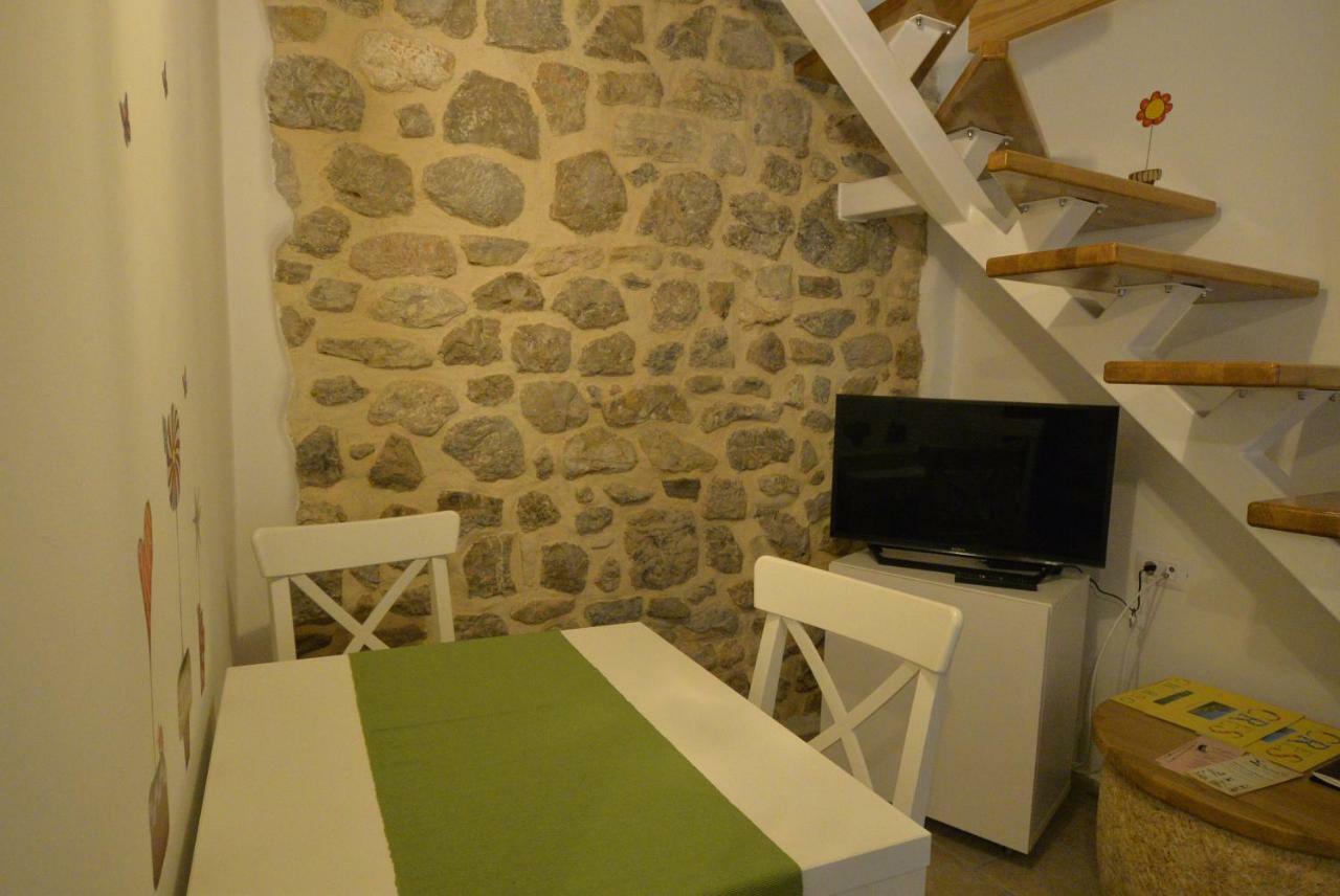Apartments And Rooms Oliva Cres Dış mekan fotoğraf