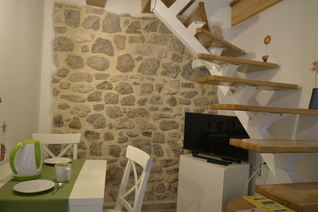 Apartments And Rooms Oliva Cres Dış mekan fotoğraf