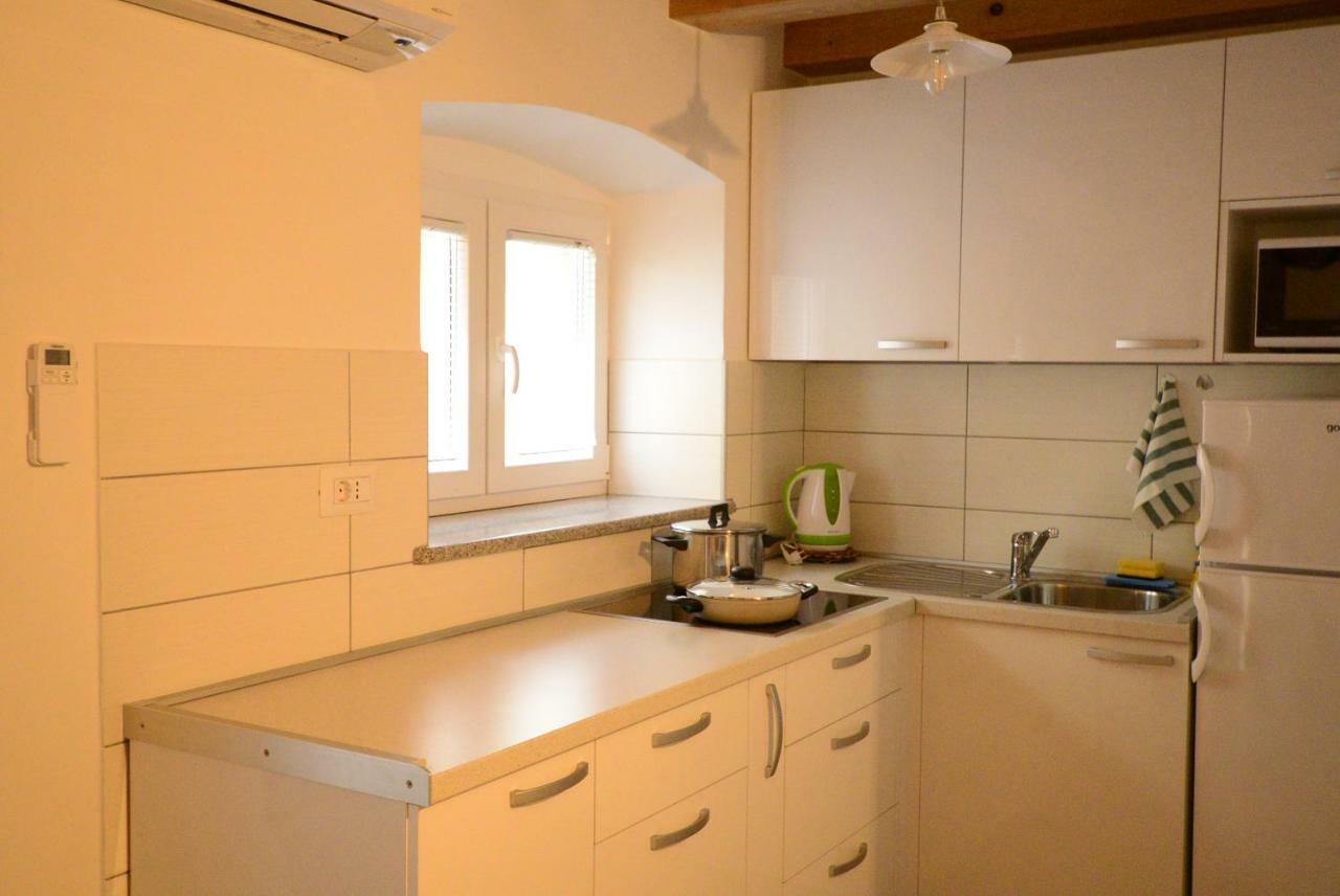 Apartments And Rooms Oliva Cres Dış mekan fotoğraf